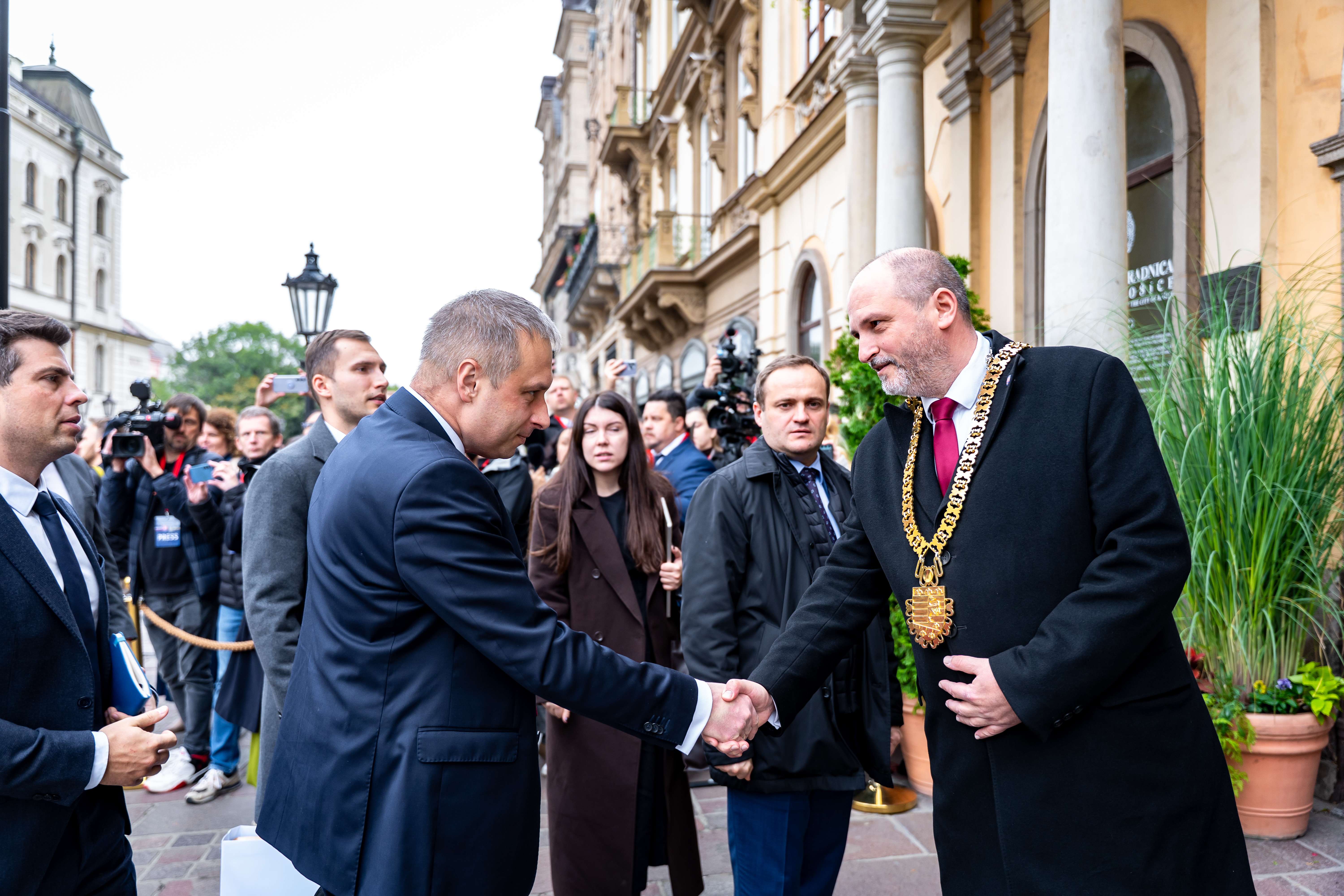 Spolocne rokovanie clenov vlad Slovenskej republiky a Ukrajinyr-15